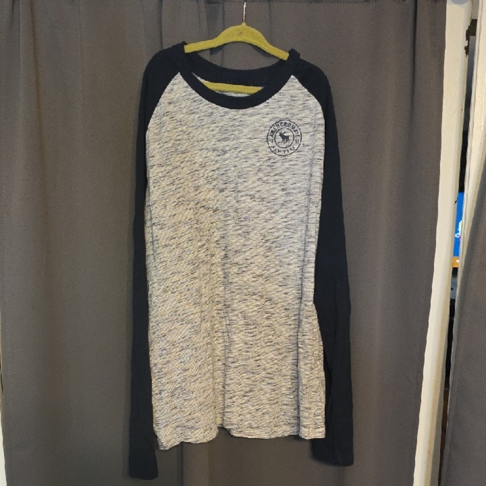 Abercrombie & Fitch Boy's Gray and Black‎ Logo Tee Raglan Sleeves Sz 13/14 EUC